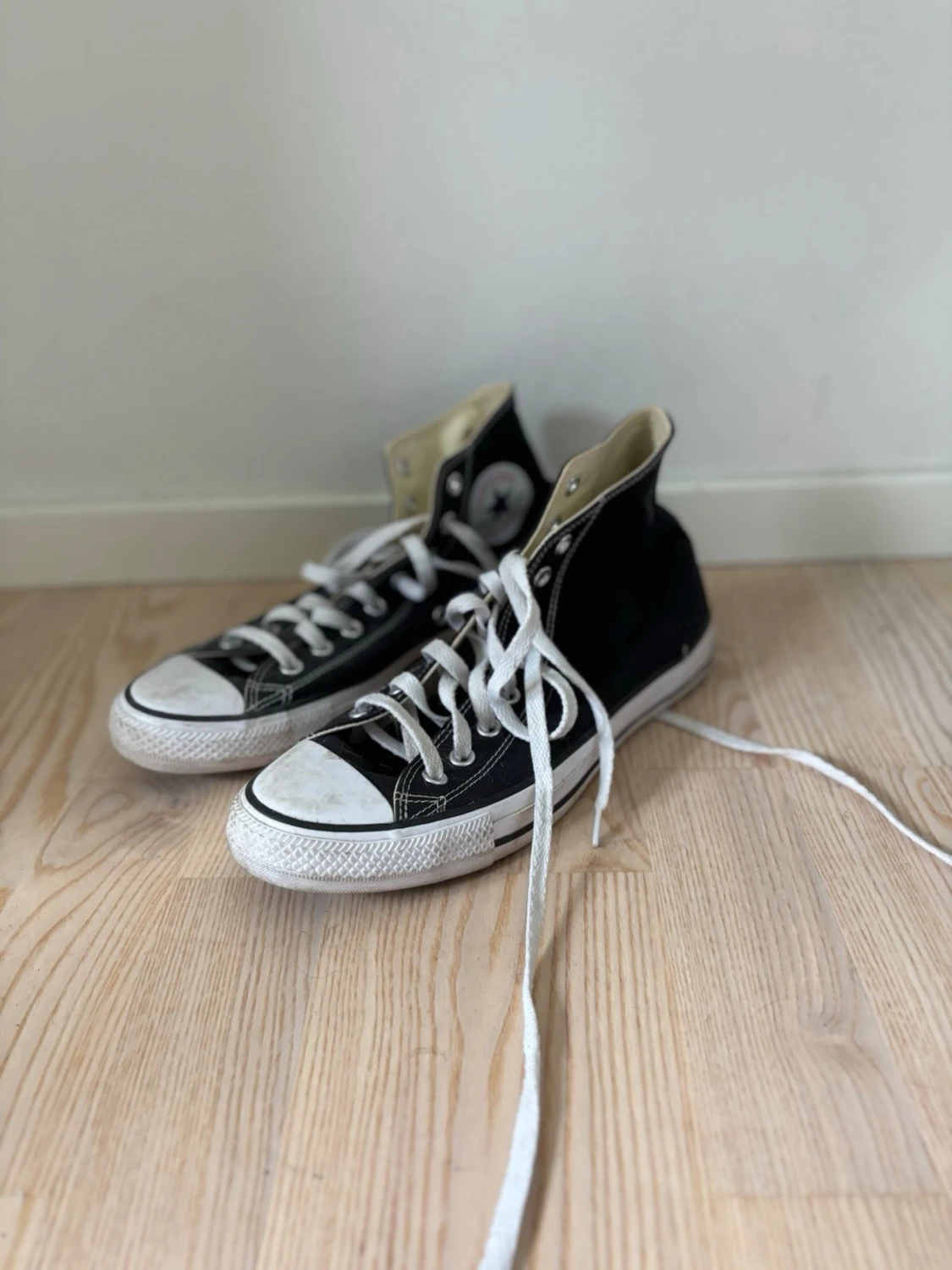 Svarta converse