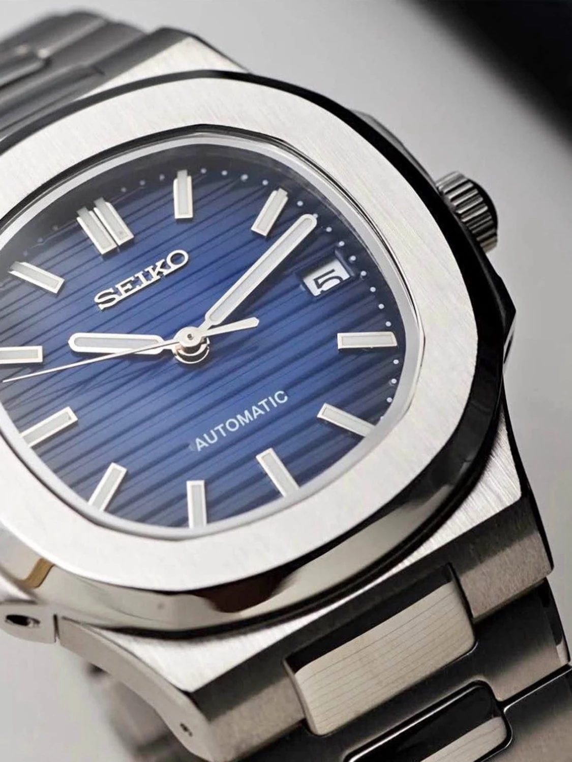 Seiko Nautilus Mod ‘5711’ Blue Dial 40 - 1
