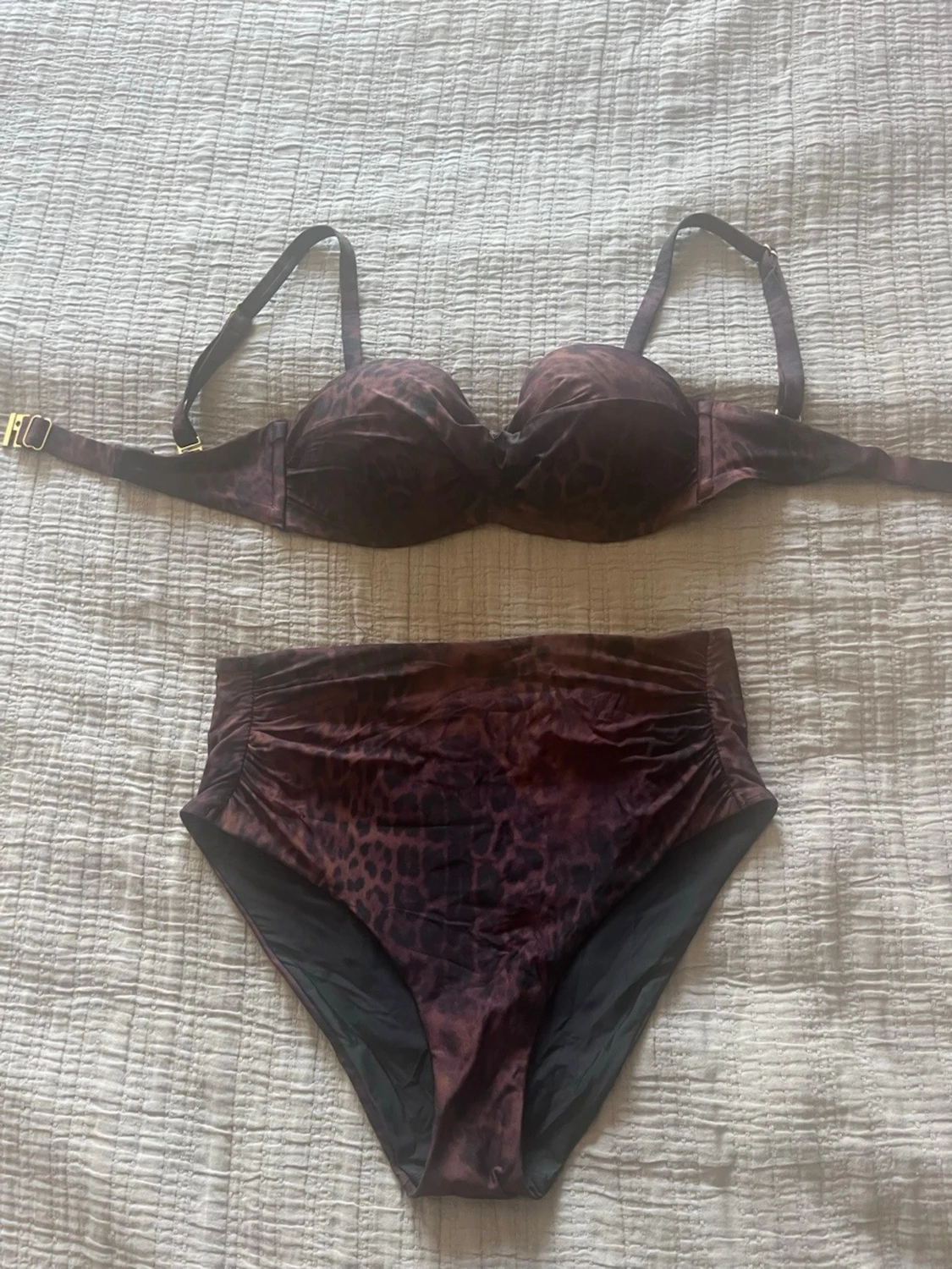 Leopardmönstrad bikini i mörkbrun