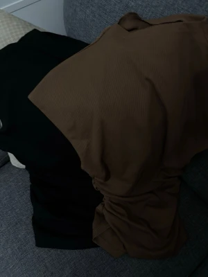 Matchade toppar  - Dessa är ett matchade topp set som är fin för både vardagar och helger det passar med allt 