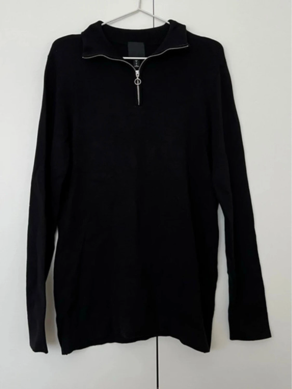 Svart stickad tröja med dragkedja H&M