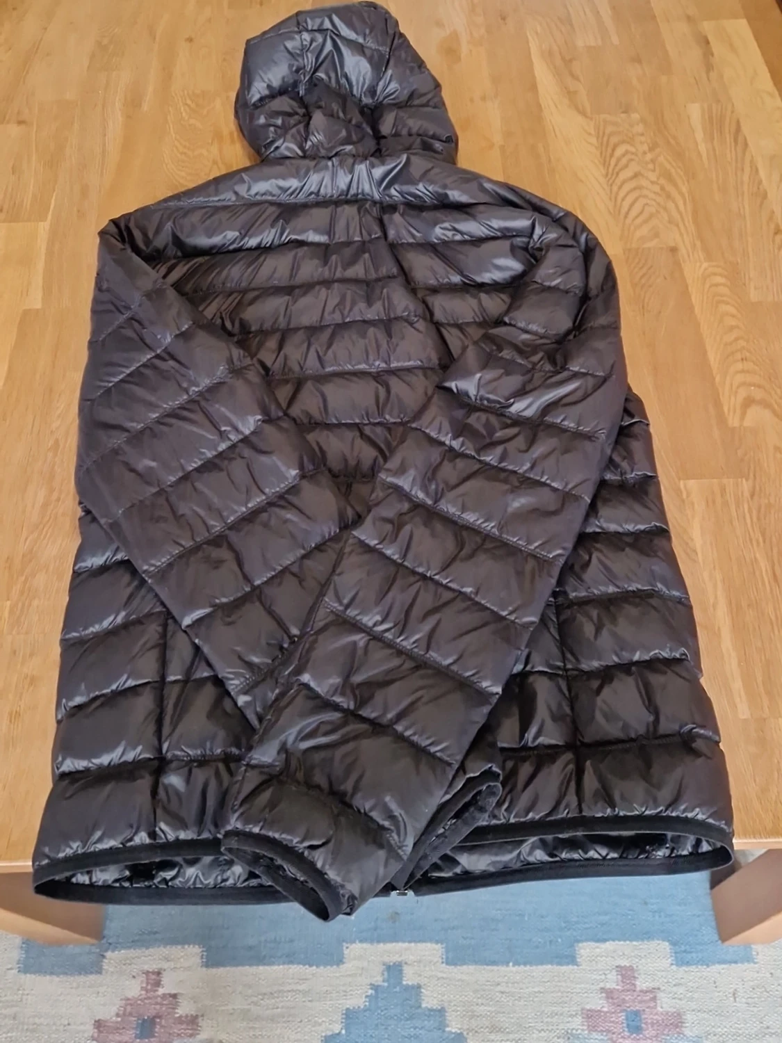 Svart pufferjacka från EA7 Emporio Armani - 3