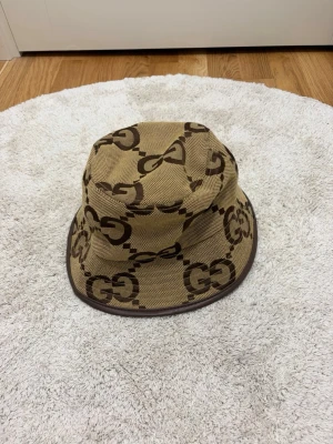 Hat - Hat