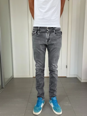 Replay Anbass Jeans  - Säljer nu dessa Replay Anbass Jeans, W29 o L32 med mått ca 36-36,5 o 105 cm skriv för fler bilder/frågor🙌🏼