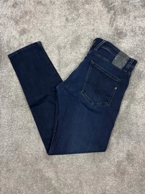 Replay jeans  - Ett par riktigt snygga jeans från Replay i storlek W34 L30 i modellen Anbbas 