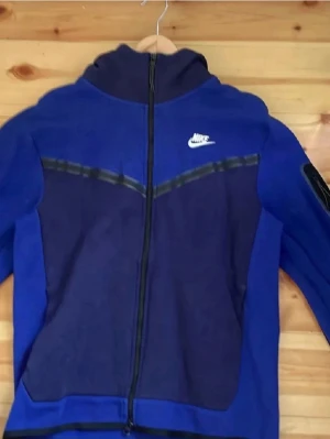 Blå nike tech - Blå nike tech zip up