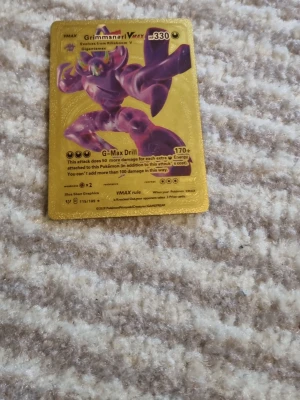 2 guldiga polemonkort - Två guldig pokemonkort glänser bra och är fina