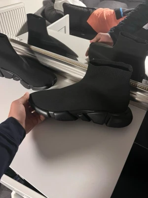 Svarta skor från Zara  - Svarta skor, ingen box medföljer! 