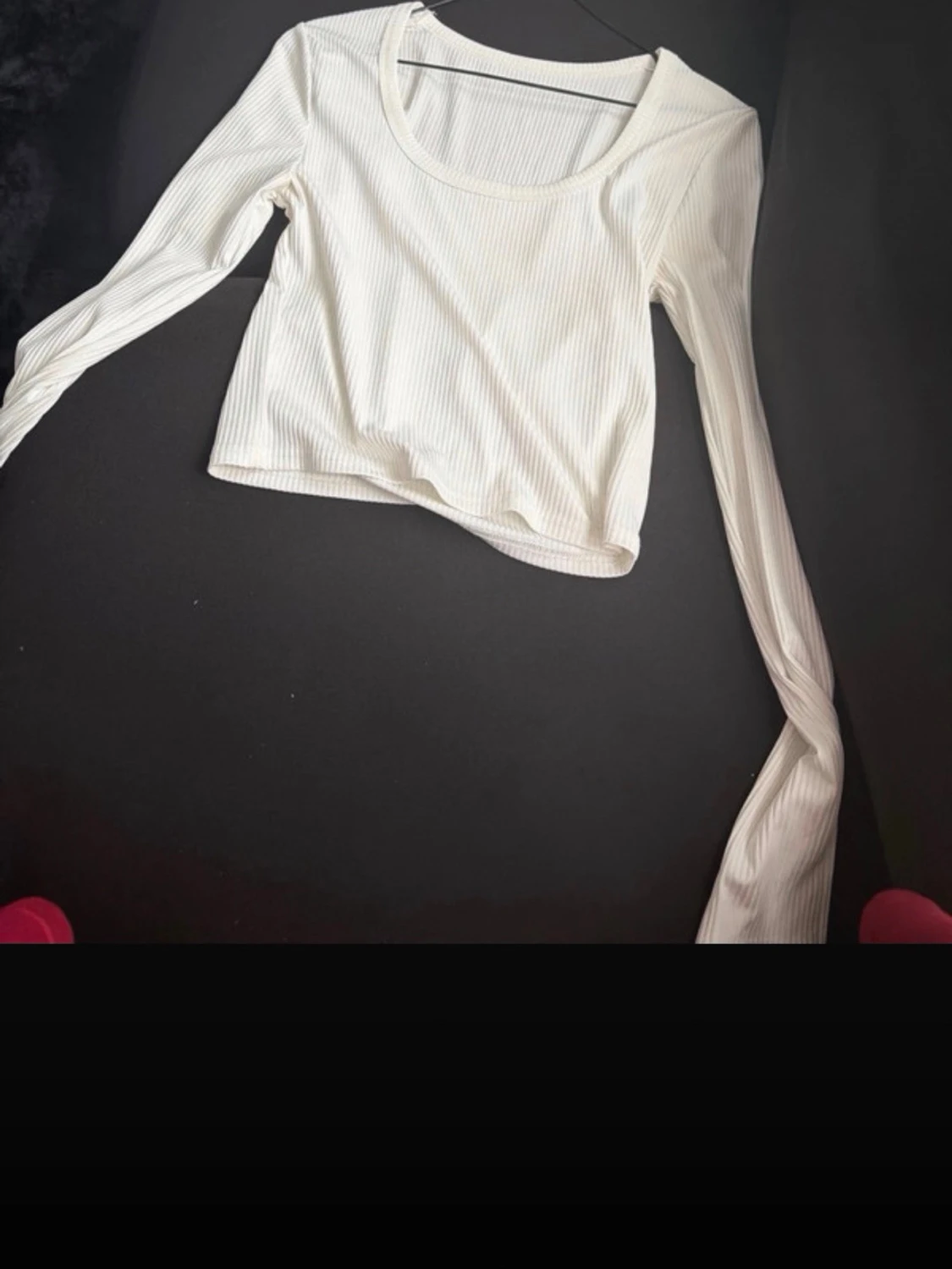 Vit ribbad långärmad crop top