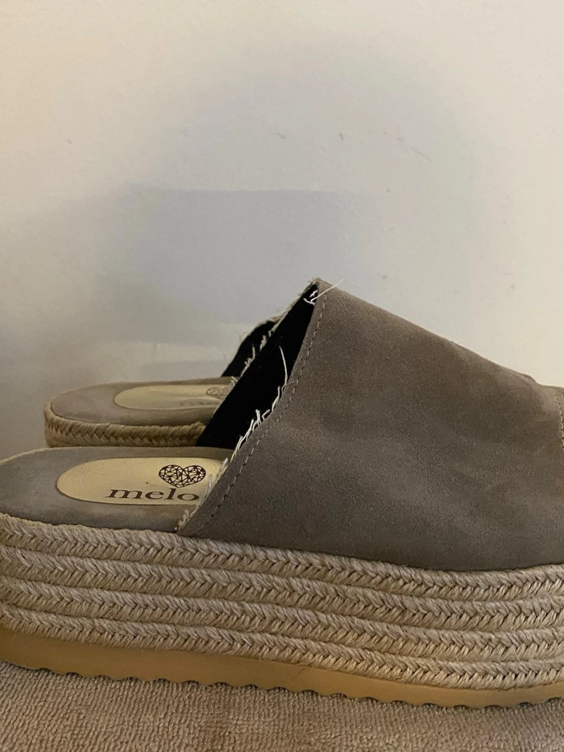 Beige platåsandaler från Melove - 2