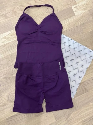 Dfyne  - Storlek S modellen impact färgen Grape