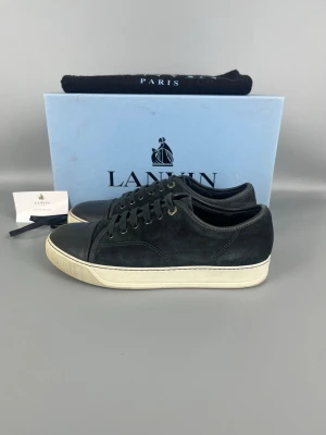 Lanvin Dbb1 Nappa Cap Toe Sneaker Elephant Grey | 41 - • The shoes have been gently used and are in very good condition  • Size: EU40 / UK6 (fits 41)  • Color: Elephant Grey   • Retail price: 5000 SEK / 450€  • Box, dustbag, new laces & card included