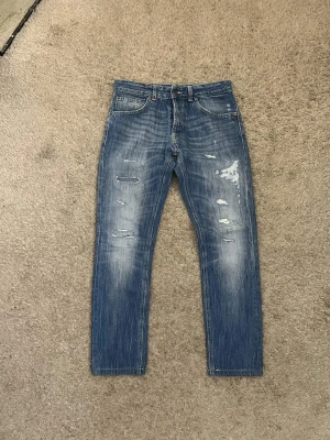 Dondup Jeans  - |Dondup Jeans| | Storlek: W31  | Skick: 9/10| Medföljer: inget| Frågor eller funderingar tveka inte på att höra av dig!