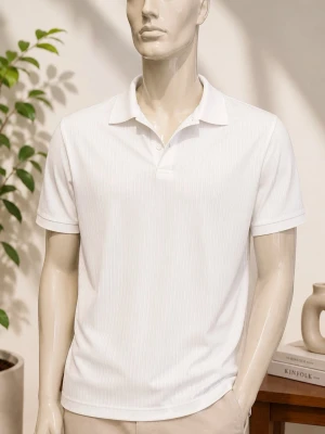 Vit Piké med Ribbmönster - Storlek: S, Material: 5 % Elastane & 95 % Polyester, utmärkt skick!