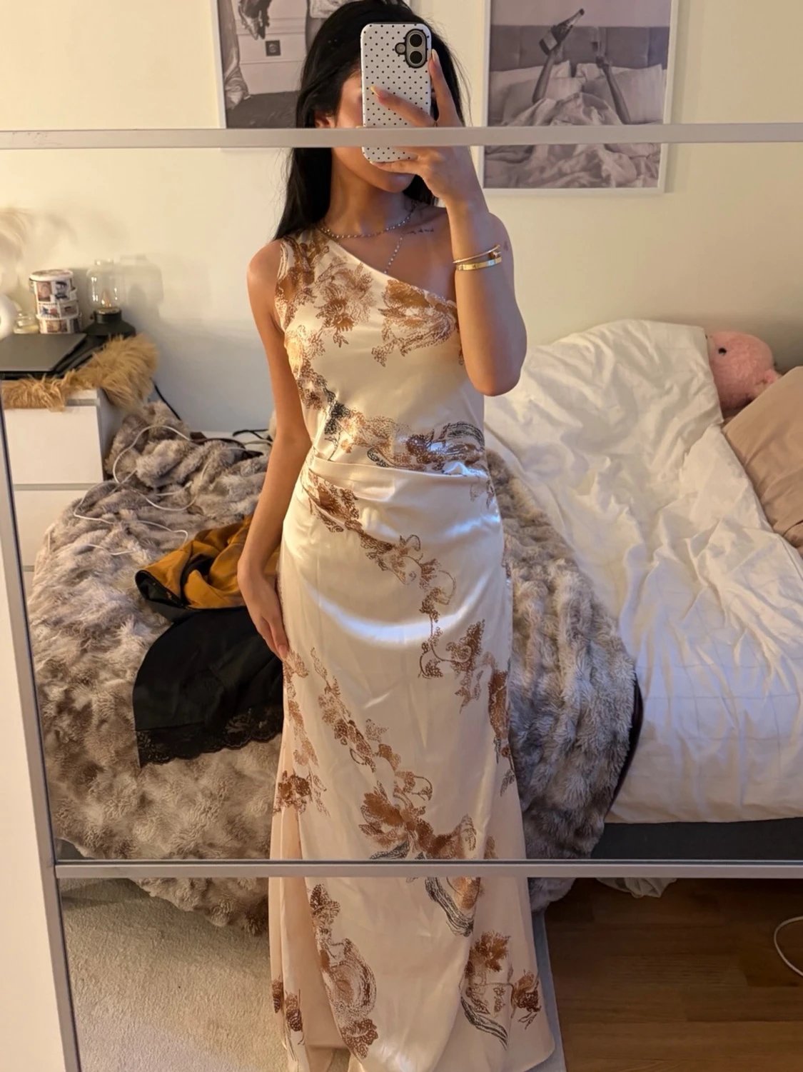Champagnefärgad oneshoulder långklänning - 1