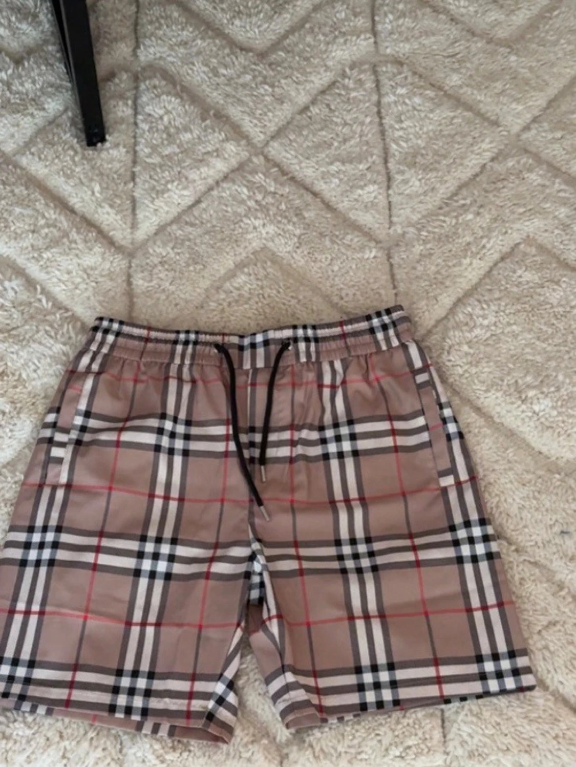 Beige rutiga shorts med snörning