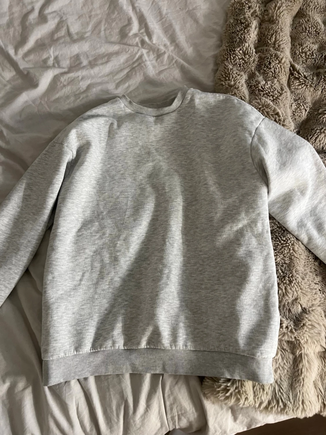 Ljusgrå basic sweatshirt - 1