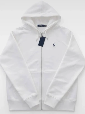 Polo Ralph lauren hoodie vit  - Vit Polo Ralph Lauren Hoodie  Stilren vit hoodie i klassisk design ✨ Mjukt och bekvämt material som passar perfekt till vardag 👌 Plagget är aldrig använt och i nyskick 🧥 Enkel att matcha för en clean outfit 💎  🔹 Märke: Polo Ralph Lauren 🔹 Färg: Vit 🔹 Skick: Aldrig använt 🔹 Passform: Klassisk 📦 Snabb leverans 