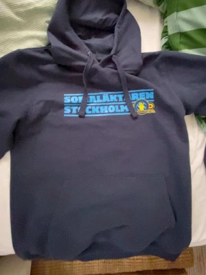 Sofialäktaren hoodie  - Sofialäktaren hoodie som är väldigt eftertraktad, storlek S