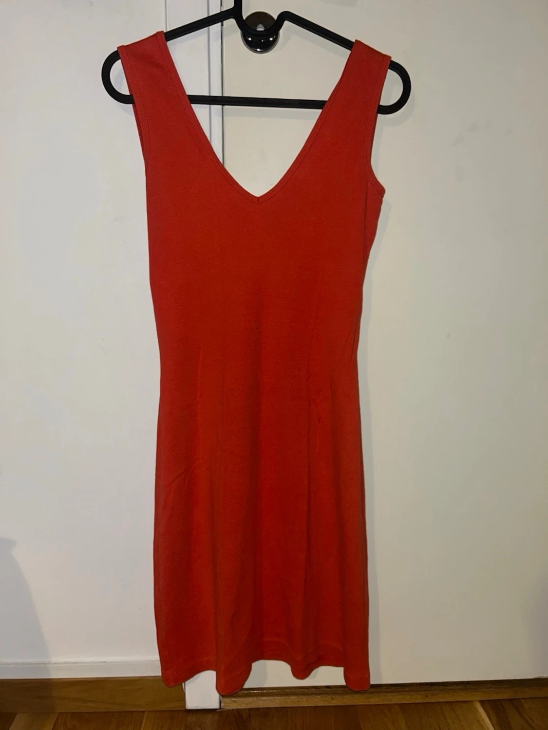 Röd ärmlös klänning från Vero Moda