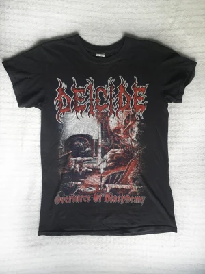 Deicide band t-shirt svart tryck - Deicide t-shirt 'Overtures Of Blasphemy' fint skick! ☆