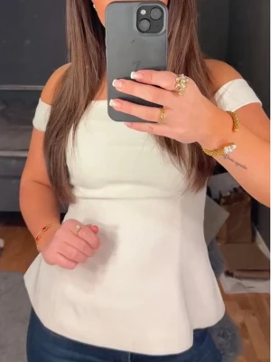 Off shoulder topp  - Säljer denna jätte fina topp för att jag inte längre använder den 