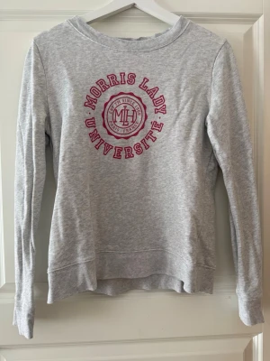 Grå sweatshirt Morris Lady - Grå sweatshirt från Morris Lady. Stl. XS