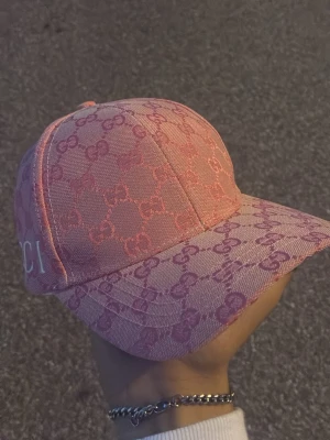 Gg keps från HM - Rosa Gg keps, kan gå ner i pris vid snabb affär 