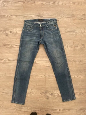 Replay jeans  - Riktigt snygga replay jeans! I otroligt fint skick!!! Skriv vid minsta fundering 🙌🏼