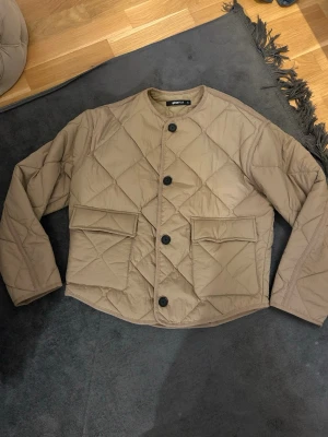 Vårjacka  - Superfin vårjacka från gina tricot, helt ny och oanvänd💗💗