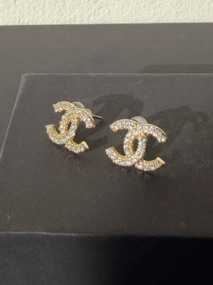 Snygga örhängen - Stainless steel | Finns även i silver färg