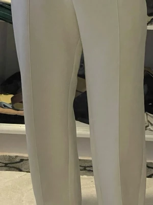 Baggy Sweatpants - Längd från midja: 98cm Midjemått: 44cm