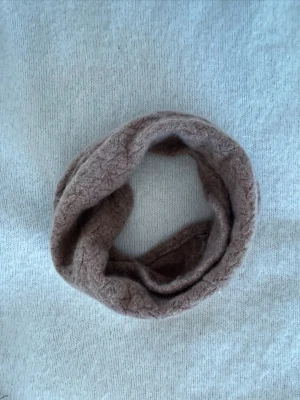 Flätad kashmirbuff - Buff gjord på 100% återvunnen kashmir💕💕