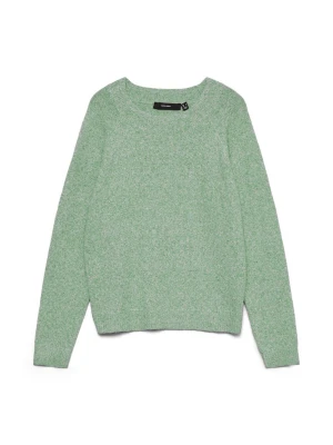 Grön stickad tröja från Vero Moda ny skick   - Mysig ljusgrön stickad tröja från Vero Moda med rund halsringning och långa ärmar. Den är använd 1 gång, alltså den är i perfekt skick och är ej sliten.  Tröjan har ribbade muddar vid ärmslut och nederkant, vilket ger en snygg och avslappnad look. 