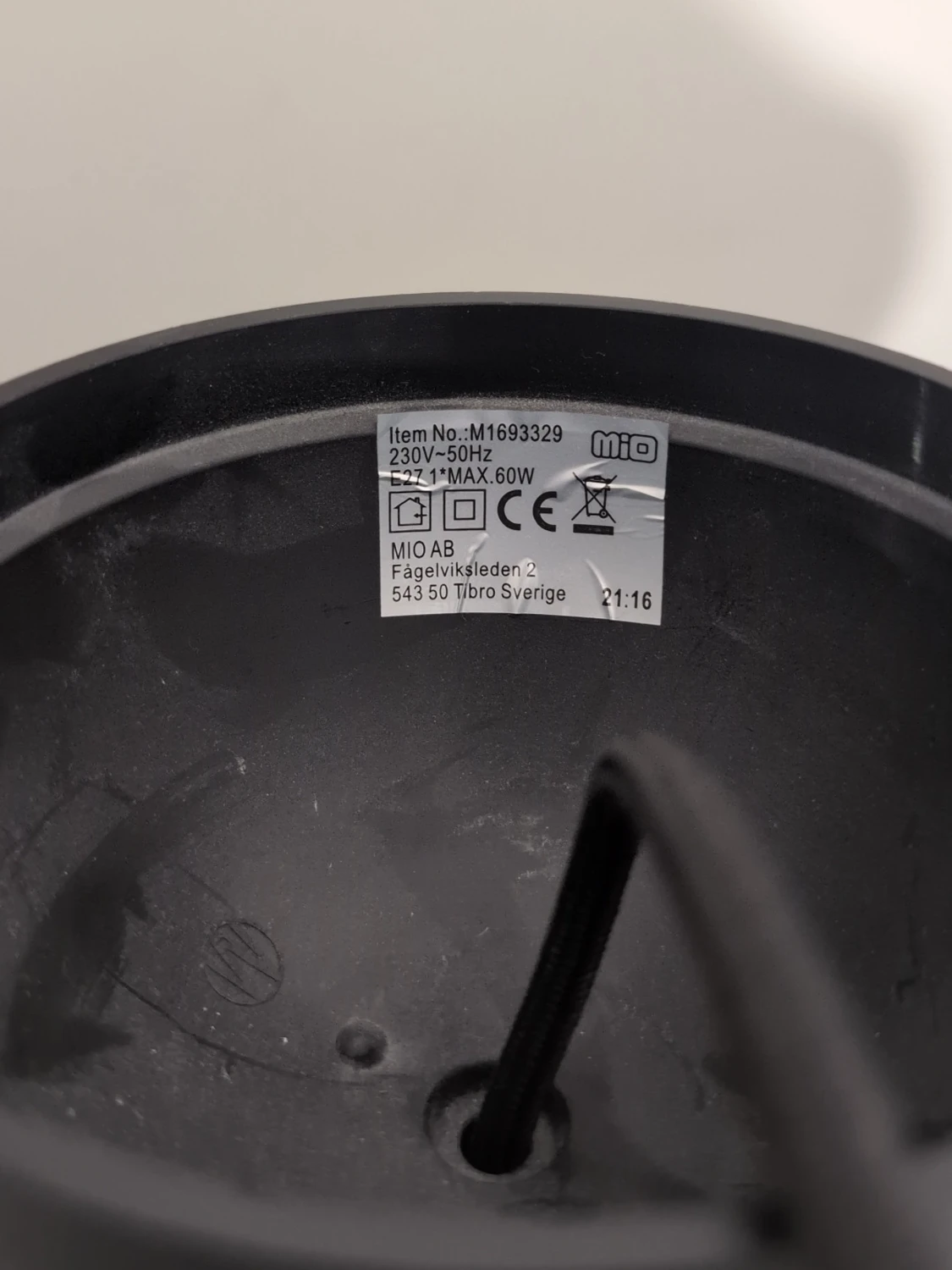 Vit fjäderlampa från Mio - 1