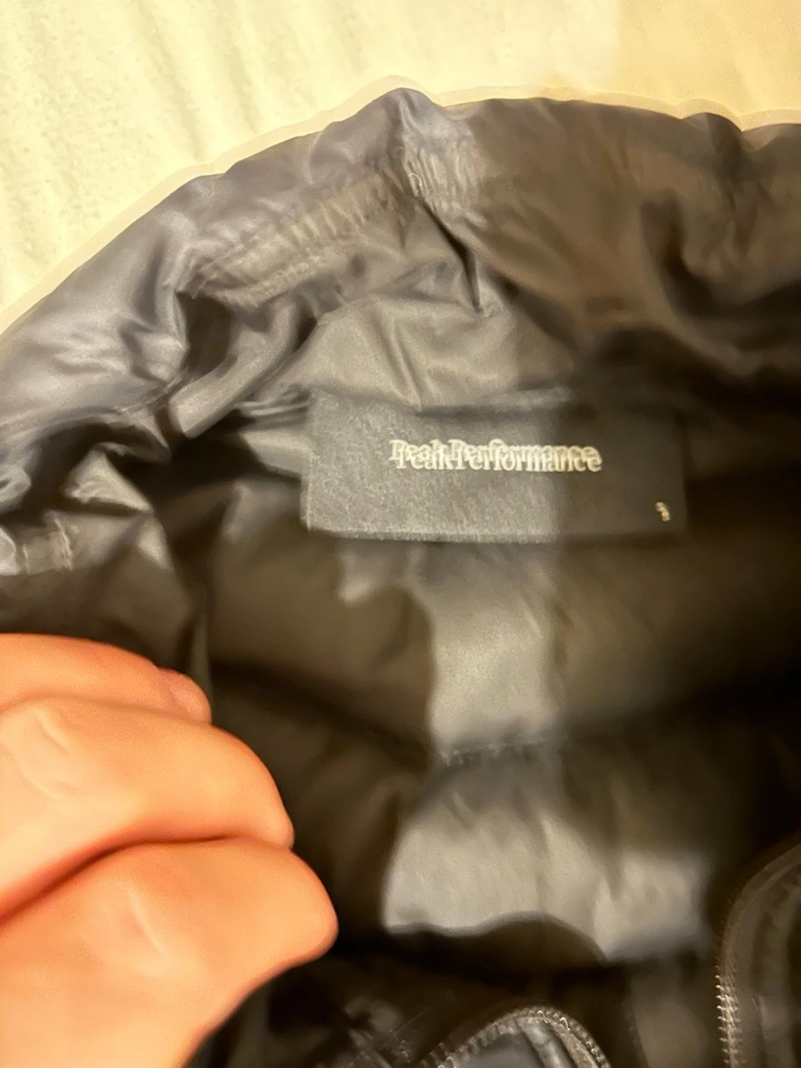 Svart dunväst från Peak Performance - 2