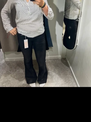 Slengbukser (gina tricot) - Kjøpte feil størrelse, de er ikke brukt men bare prøvd på. Betaling gjennom Plick eller Vipps, kjøperen betaler frakt