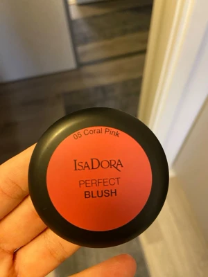 Isadora Perfect Blush Coral Pink - Aldrig använd