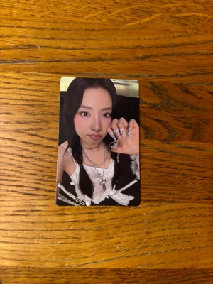 Jisoo Blackpink pob photocard  - Pre order benefit Weverse photocard Från Blackpink- Deadline album