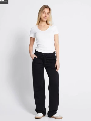 Svarta mjukisbyxor från lager 157 - Svarta mjukisbyxor med raka ben. Byxorna har fickor både fram och bak. Storlek xs men även xxs. Knappt använda.