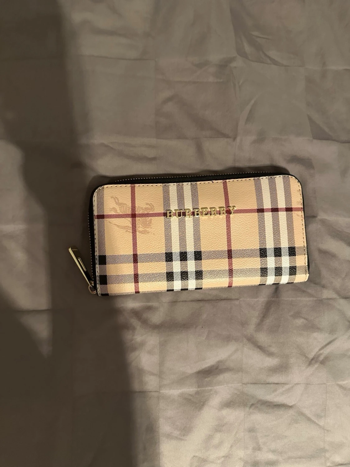 Burberry plånbok i klassiskt rutmönster