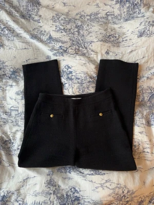 svarta byxor  - nyskick