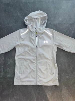 Under armour jacka - Jätte fin under armour jacka med bra passform