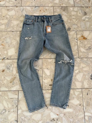 Levis jeans - Levis jeans storlek 29/30, passar även W 30, sitter lite större, sitter extremt bra klassiska raka jeans, Archivejeans, skick 10/10, fraktar samma dag, skriv vid frågor och intresse