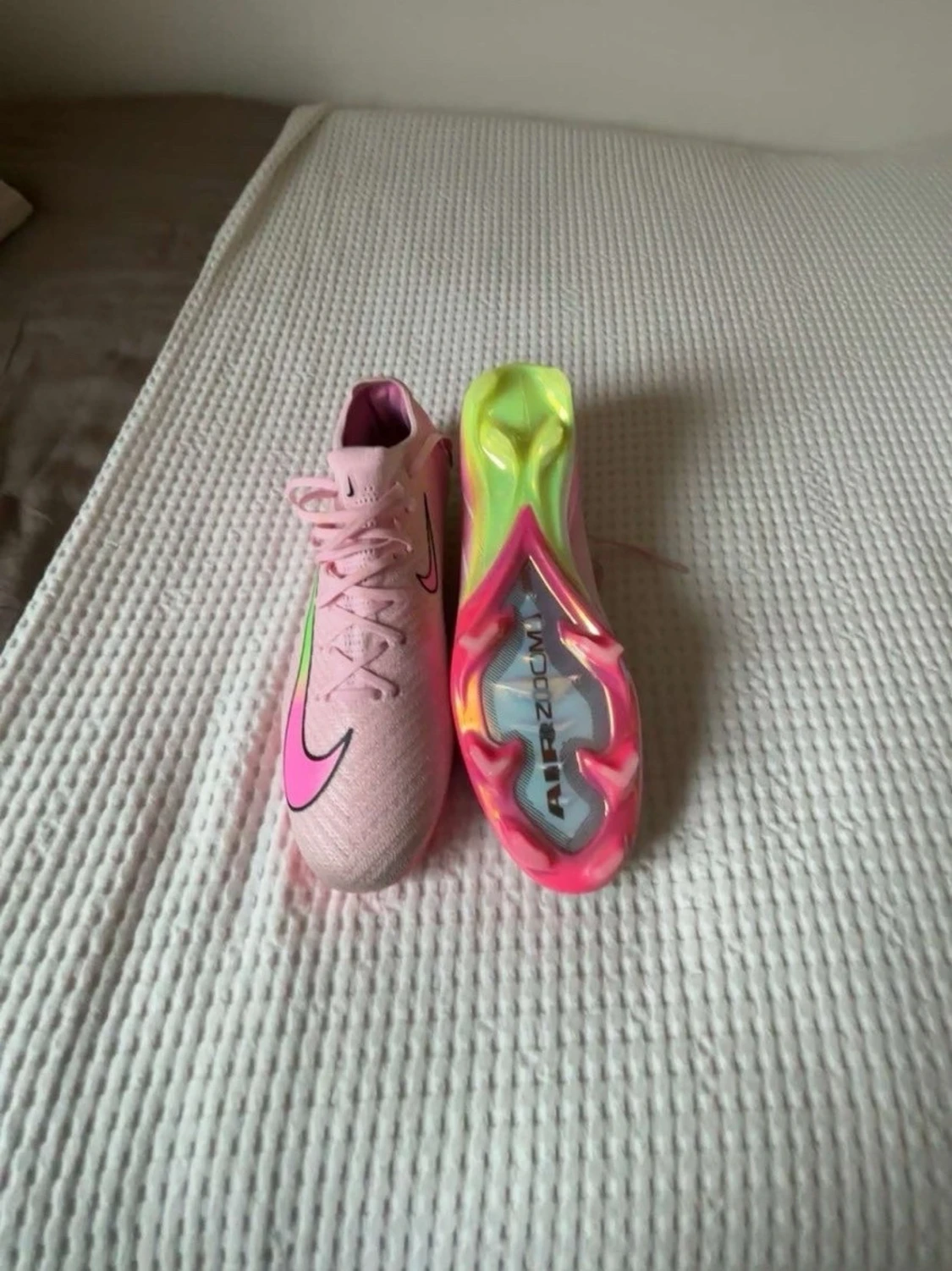 Nike rosa fotbollsskor med neon detaljer - 2