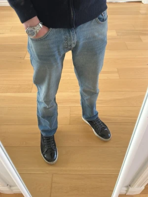 Tiger of Sweden jeans  - Tjena, säljer ett par Tiger of Sweden jeans i modellen Stright, Jensen är i bra skick och i storlek W31/L32 och i färgen ljus marinblå hör gärna av dig om du har några frågor☺️3