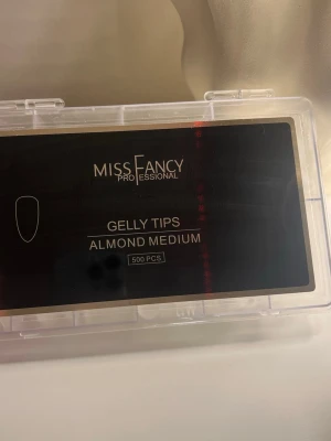 MissFancy gel-x tippar  - gjort ett det med dessa, så 95% finns kvar💕