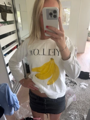 Ganni sweatshirt  - Fin tröja från Ganni, storlek M men passar nog S bättre🥰