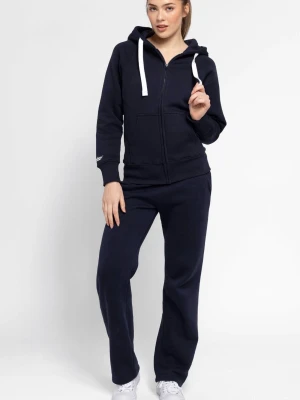 Russemerch set - Säljer mitt älskade mörkblåa russemerch set då det blivit för litet, det är i bra skick men tröjan har en fläck på underarmen som inte går bort (visas på sista bilden) hör av er om det skulle vara så att ni endast vill köpa tröjan eller byxorna💞 skriv för fler bilder!! Säljer då alltså hela setet för 450kr