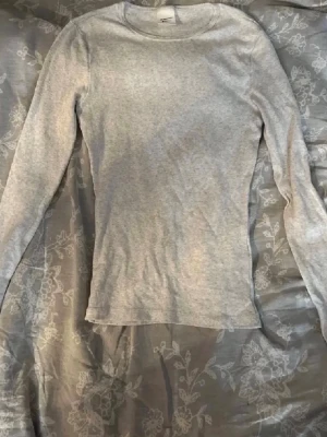 Gina tricot tröja  - Fin tröja